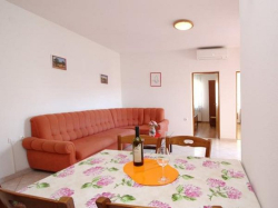 Apartments Derencinovic Baska (Island Krk)