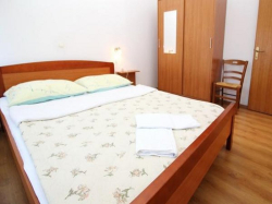 Apartments Derencinovic Baska (Island Krk)