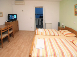 Apartments Pansion Krivic Kastel Gomilica