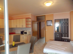 Apartments Vivien Kustici (Island Pag)