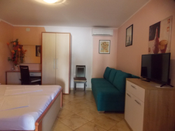 Apartments Vivien Kustici (Island Pag)